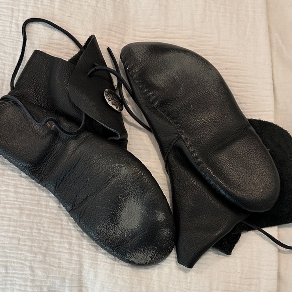 Black Leather Ankle Boots moccasins - Picture 2 of 3